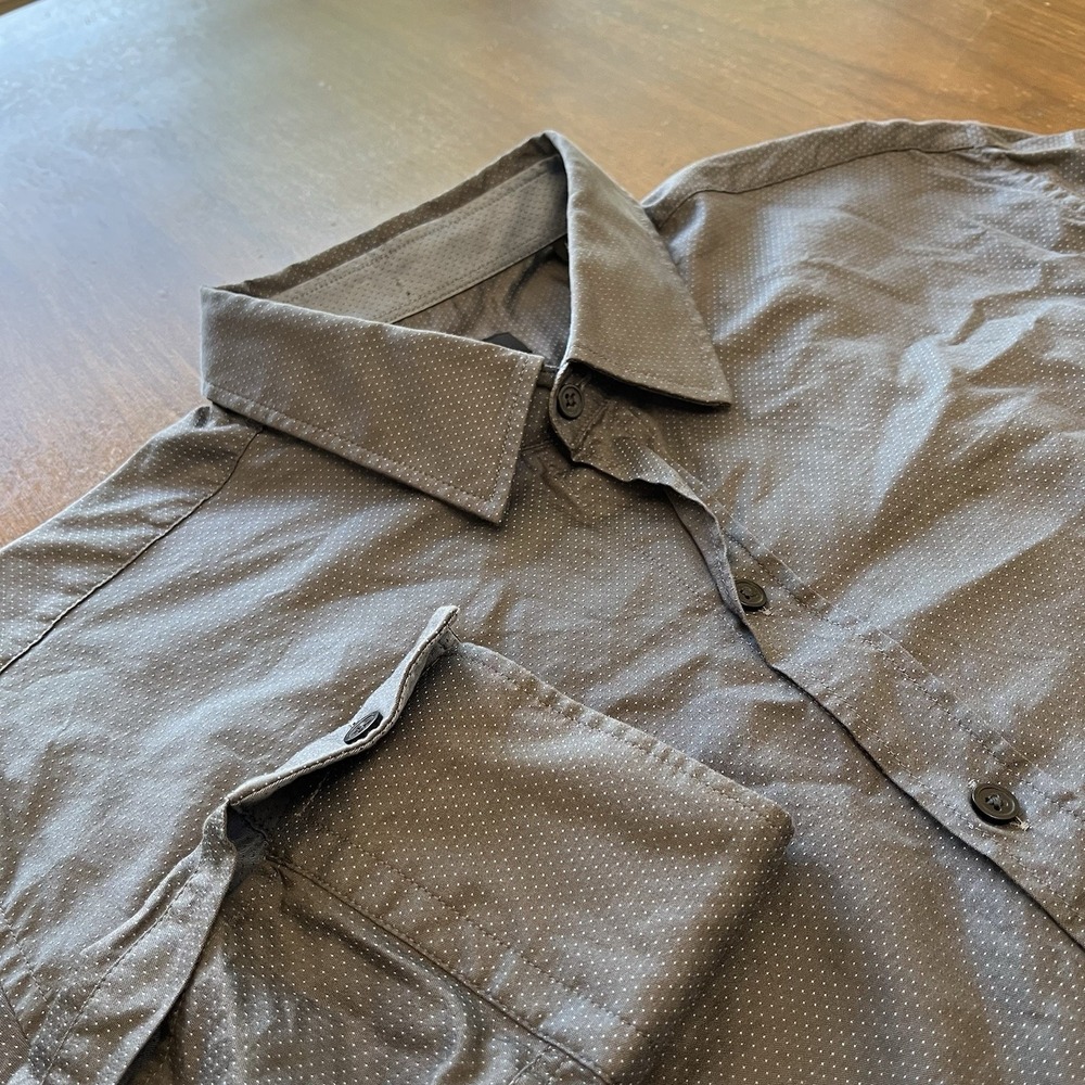 BOSS Hugo Boss Mens L Gray Slim Fit Stretch Button Up Performance Textured